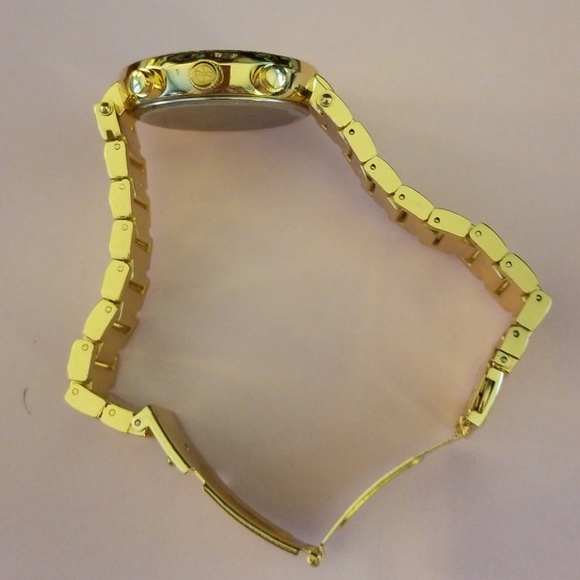 Watch - Picture 4 of 6